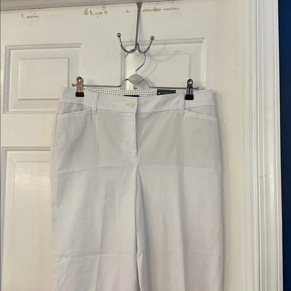 NWT Women’s Talbots White Slim Leg Perfect Crop Pants Size 10 - Picture 3 of 10